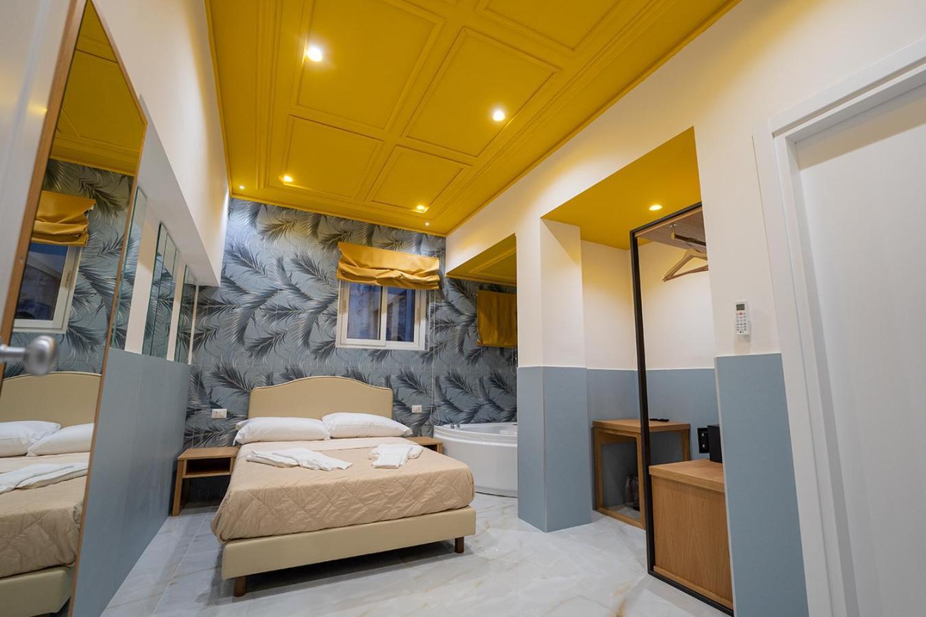 Affittacamere P.c. Boutique H. Vesuvius, Centro, By Clapa Group *