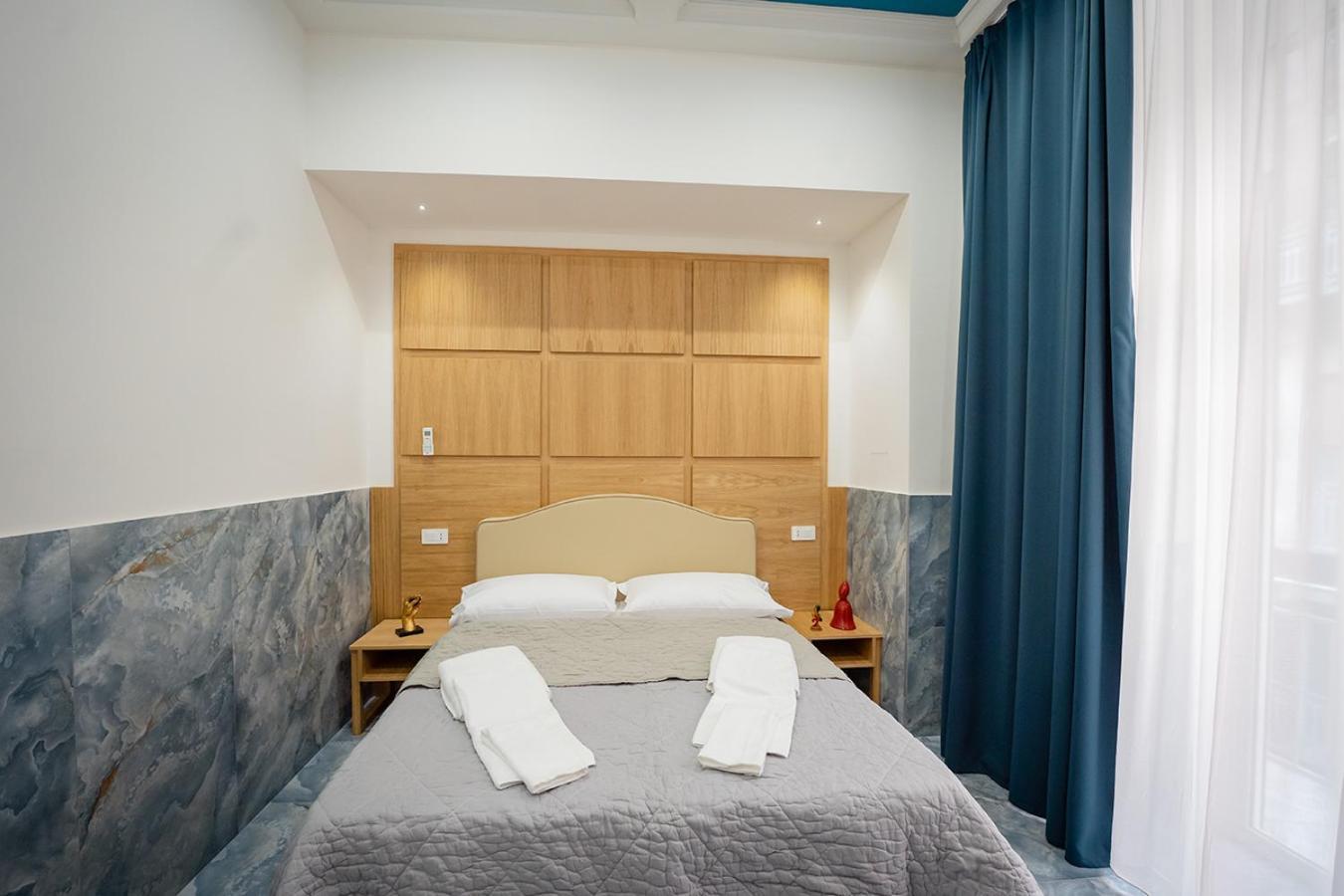 P.c. Boutique H. Vesuvius, Centro, By Clapa Group Napels